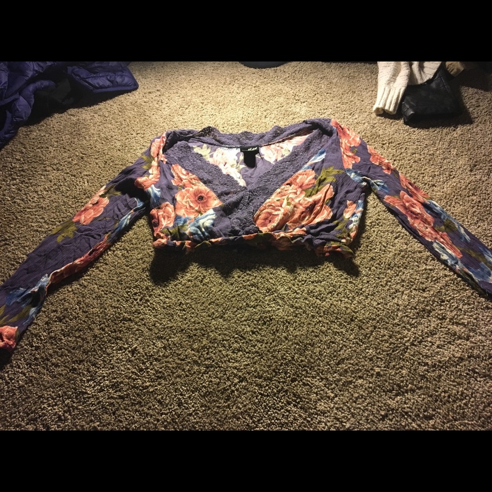 Long sleeve crop top